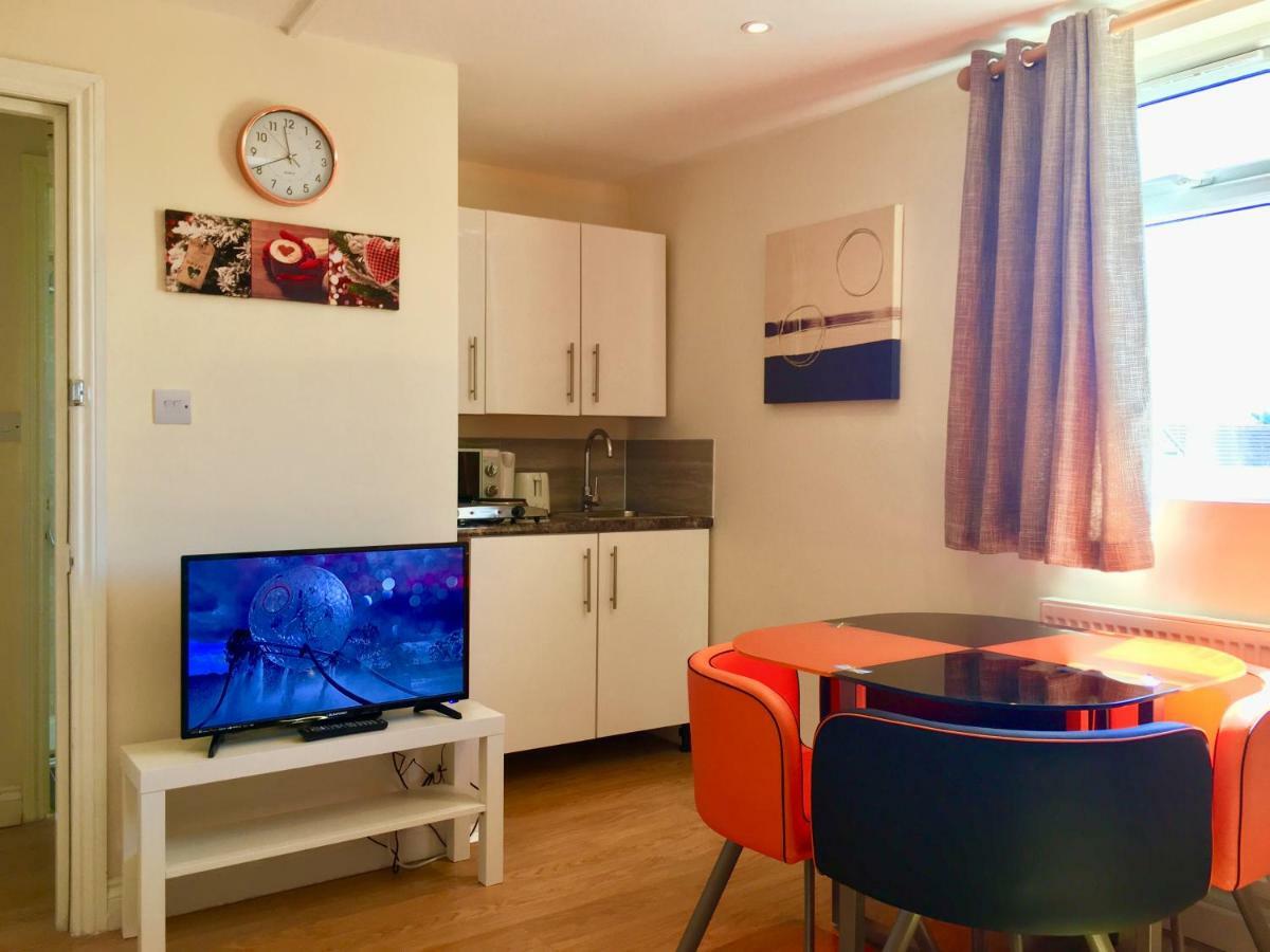 London Studio Apartments, Private Bathrooms And Parking Ilford Exterior foto